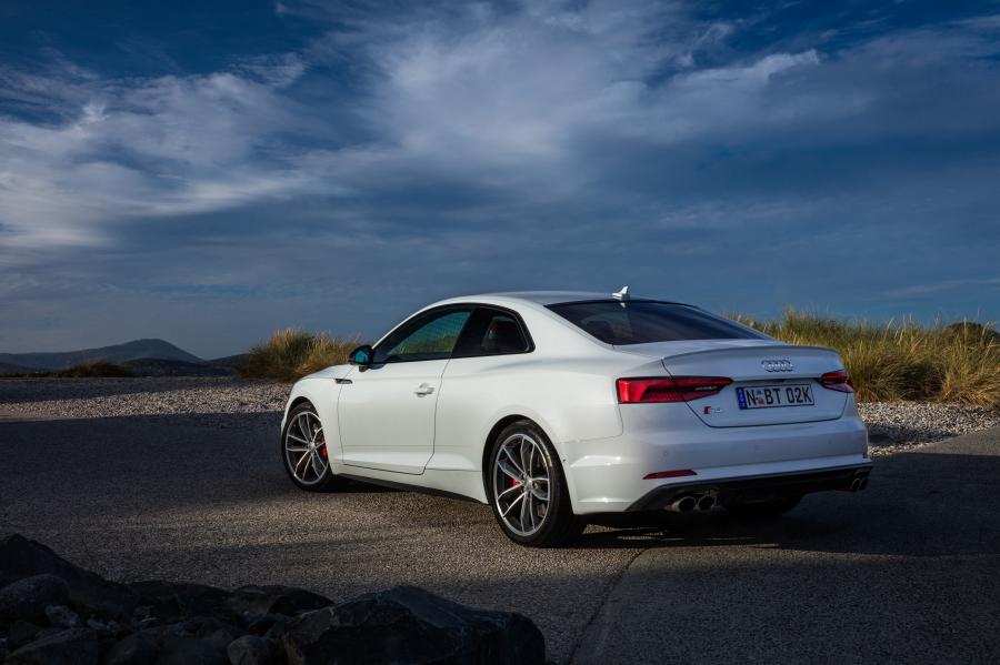  Audi S5 Coupe 2017 года  (AU) (фото 17 из 26)
